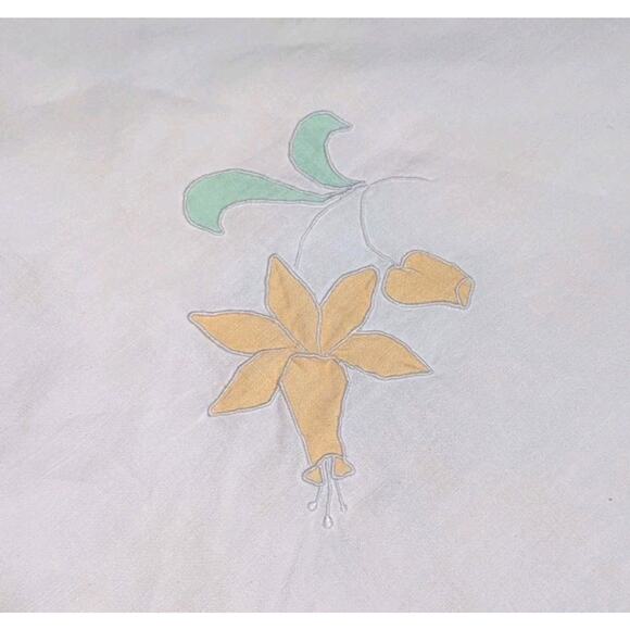 Vintage White Irish Linen Appliqued Yellow Floral Table Cover Four Napkins READ - Picture 4 of 9